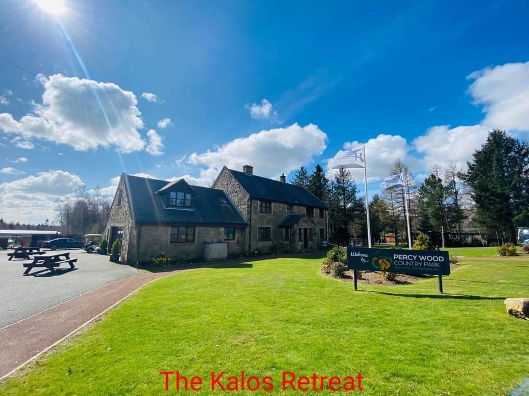 The Kalos Retreat - Hot Tub Lodge With Free 18 Hole Golf Course Swarland Zewnętrze zdjęcie