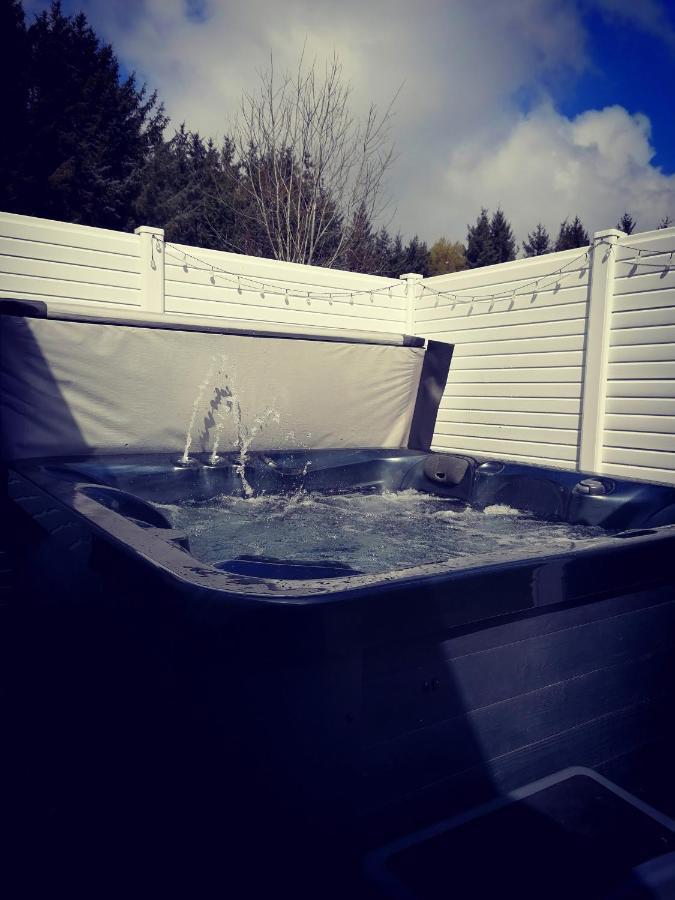 The Kalos Retreat - Hot Tub Lodge With Free 18 Hole Golf Course Swarland Zewnętrze zdjęcie