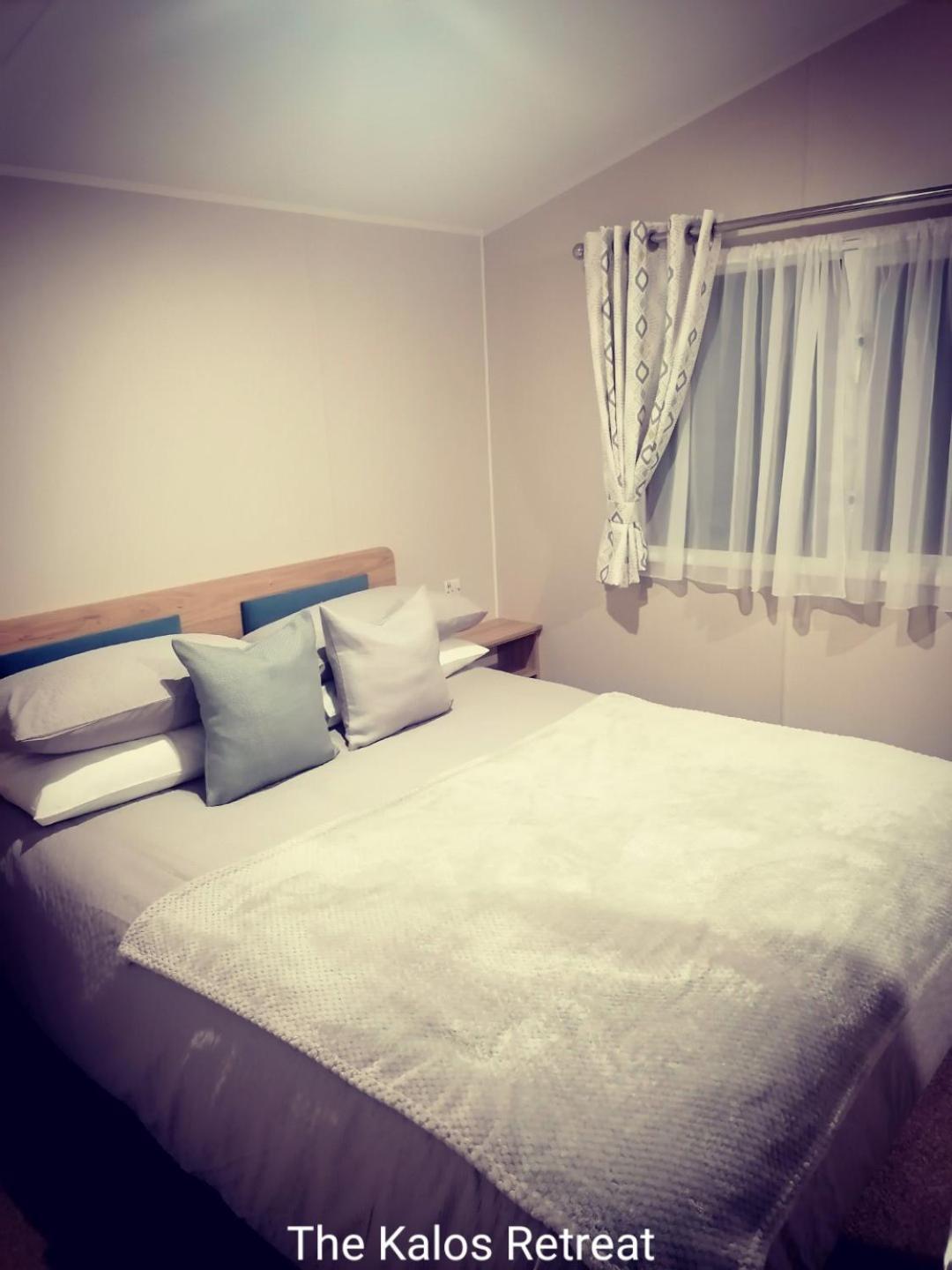 The Kalos Retreat - Hot Tub Lodge With Free 18 Hole Golf Course Swarland Zewnętrze zdjęcie
